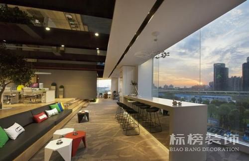 深圳辦公室裝修如何選擇好家居？
